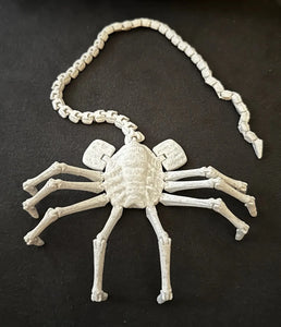 Facehugger Replica Prop – Articulated Alien Horror Collectible